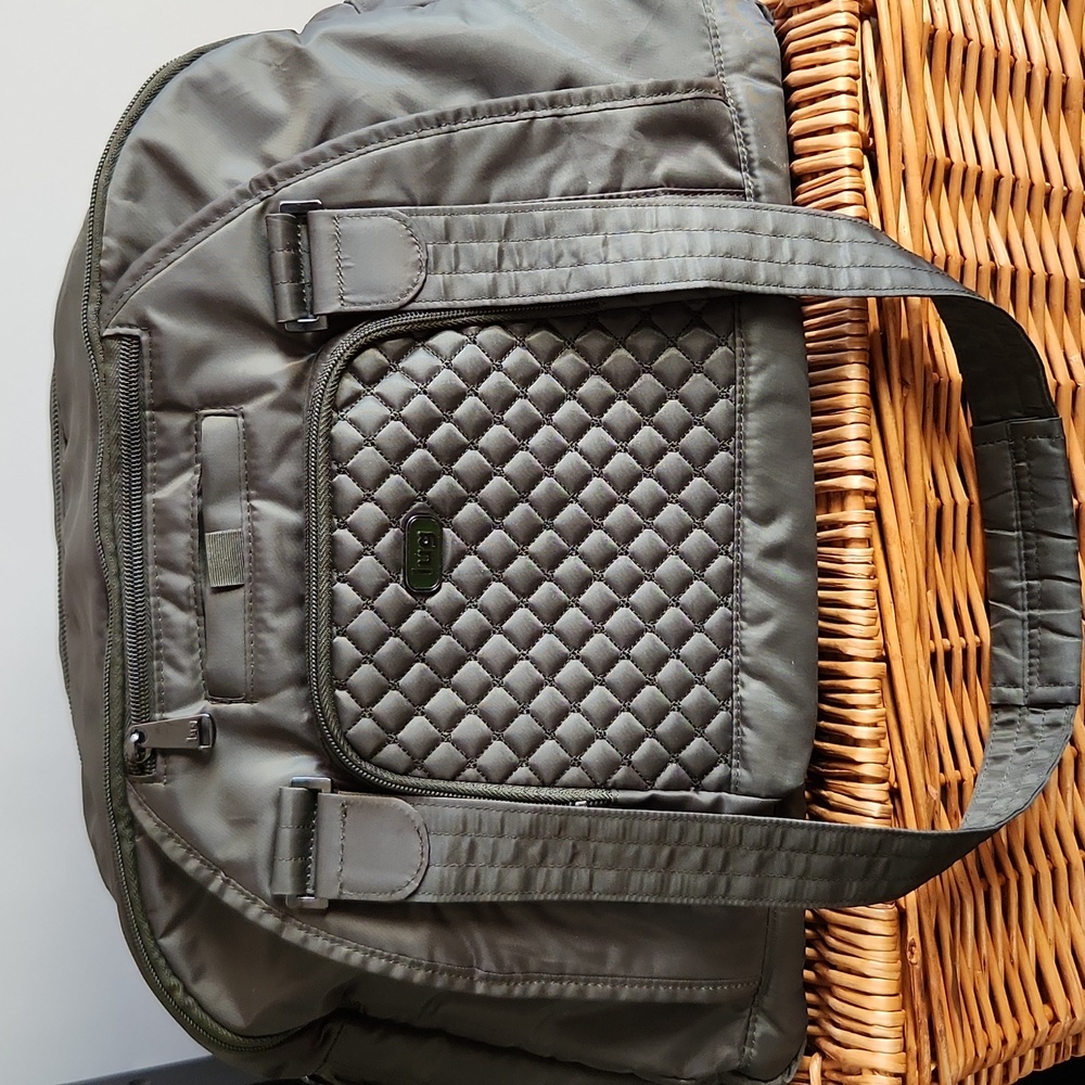 LUG Propeller Quilted Duffel Bag w/Strap Olive Green Travel Overnight Carry-on